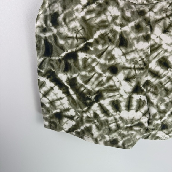 NWT INC International Concepts Mid Rise Tie-Dye Shorts Remix - Size 12 - Picture 8 of 13